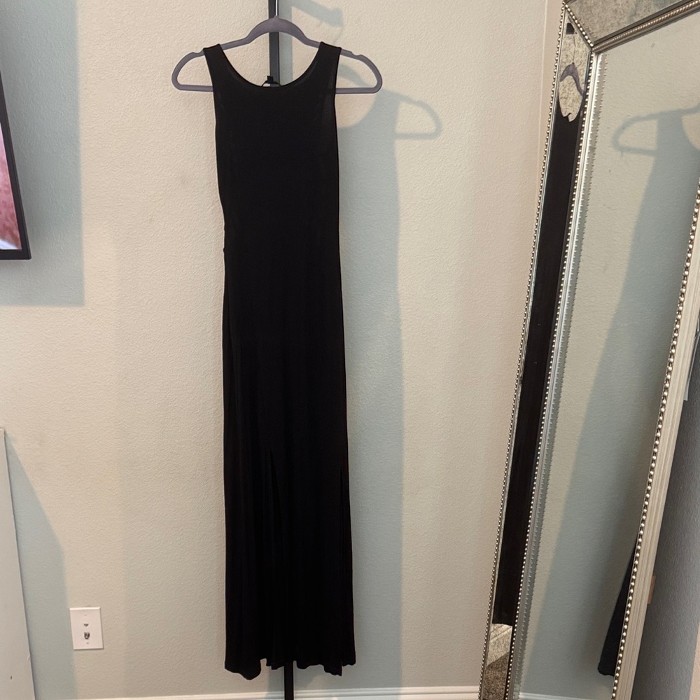 Chic Black Sleeveless Maxi Dress